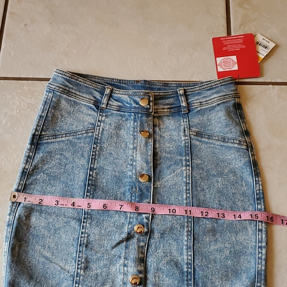 NWT Marilyn Monroe Jean Denim Skirt - Picture 5 of 9